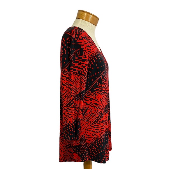 JM Collection Red Black, Print Long Sleeve High Low Top Med - Picture 2 of 5